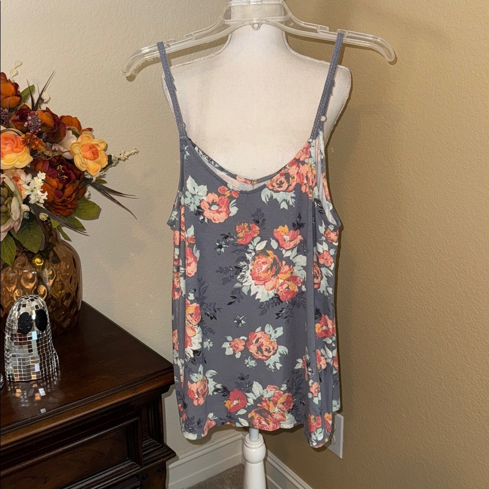 Torrid‎ Floral Print Crochet Cami Tank Top Blouse Shirt Sz 00 - Picture 3 of 4